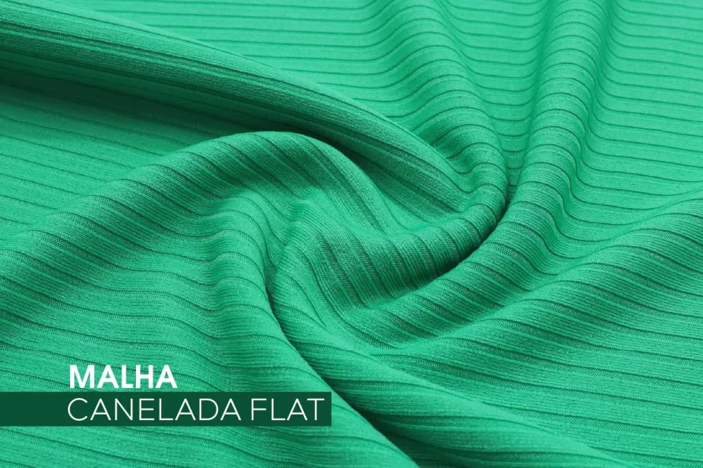 Tecido Malha Canelada Flat verde com textura em relevo, ideal para roupas ajustadas e peças com apelo visual