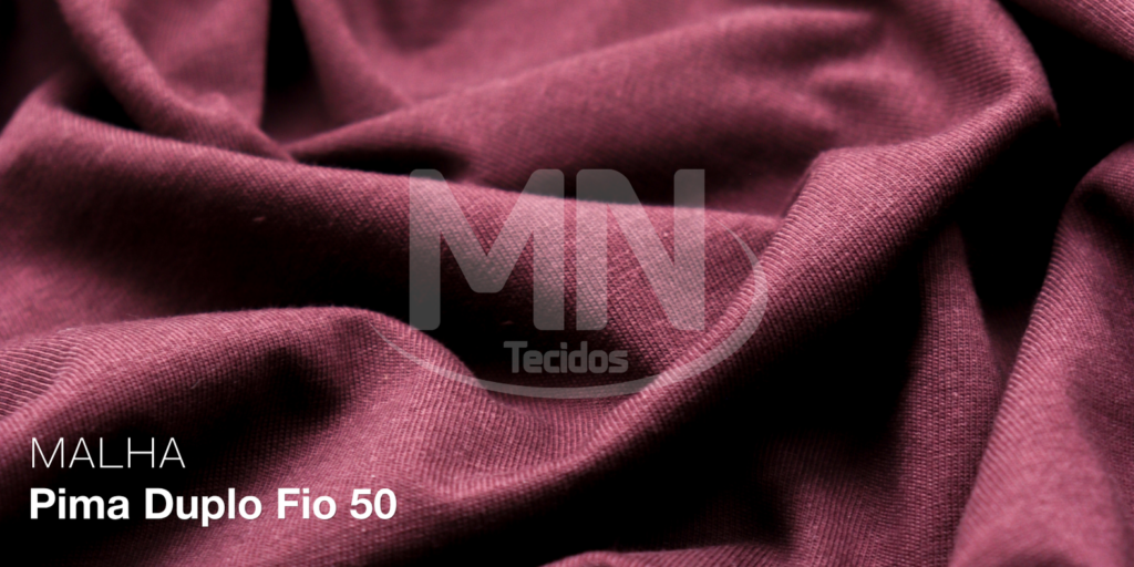Malha Pima Duplo Fio 50 | 100% Algodão Pima Malha Pima Duplo Fio 50 em 100% algodão Pima, indicada para camisetas, blusas e peças de moda casual com caimento estruturado